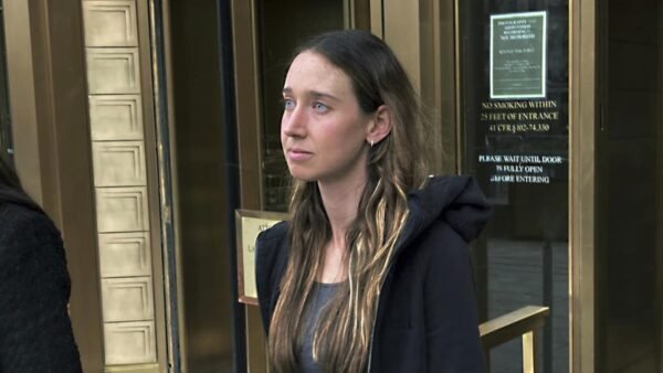 Setelah Menipu Bank Rp2,7 T, Wanita Ini Habiskan Uang untuk Bersenang-Senang Selama Persidangan