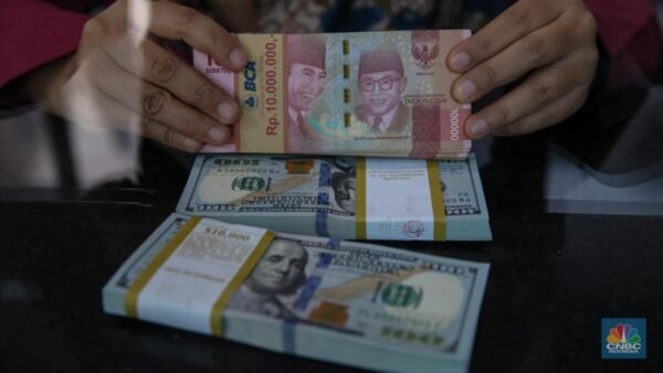 Rupiah Terdepresiasi, Dolar AS Capai Rp 16.720 Hari Ini