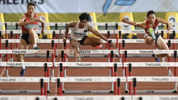 Dina Aulia Bawa Pulang Emas di Lari Gawang SEA Games