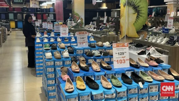 Diskon Gede 70% di Transmart Sandal & Sepatu!