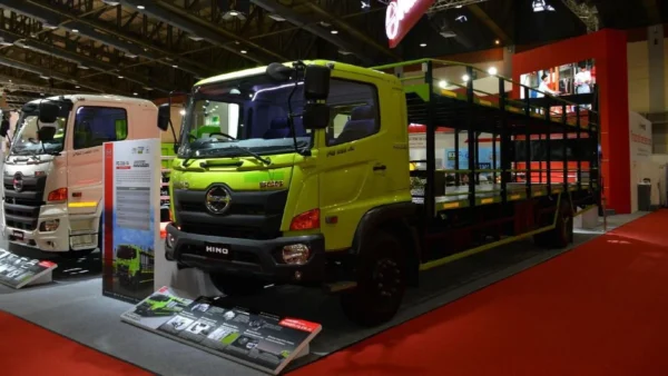Hino Klaim Produsen Mobil Komersial TKDN Tertinggi