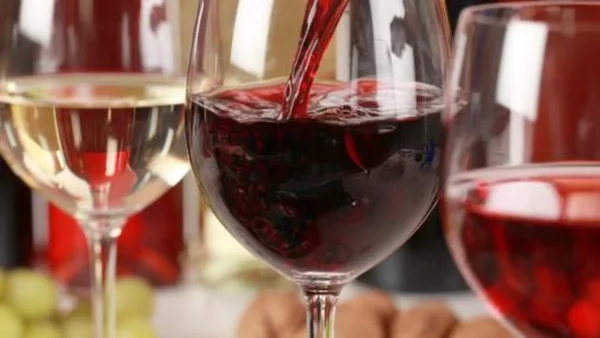 Lebih Sehat Mana Red Wine atau White Wine?