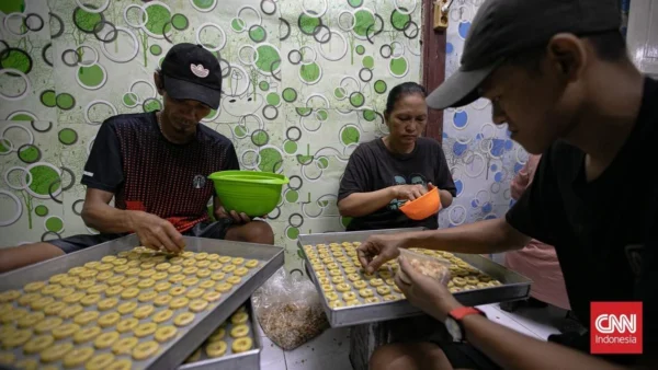 Pabrik Rumahan Kue Kering Lebaran Raup Berkah Ramadan