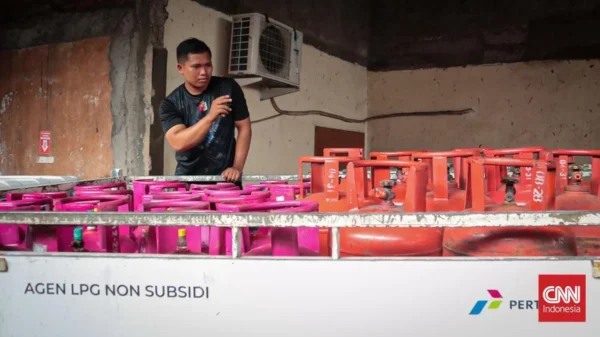 LPG Nonsubsidi Naik, Tabung Pink 12 Kg Kini Rp228 Ribu!