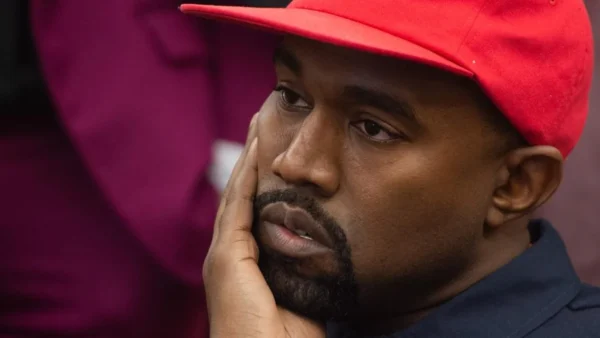 Kanye West Dilarang Tampil di London